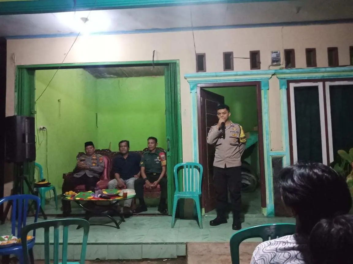 Ciptakan Rasa Aman, Kapolsek Gedong Tataan Pimpin Langsung Giat Ronda Siskamling