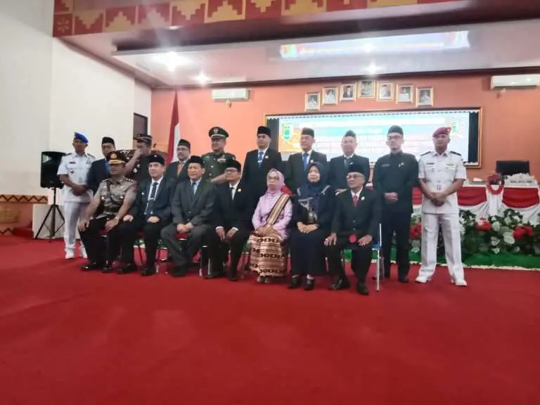 Bupati Pesawaran Hadiri Sidang Paripurna Pengangkatan dan Pengambilan Sumpah Anggota DPRD PAW