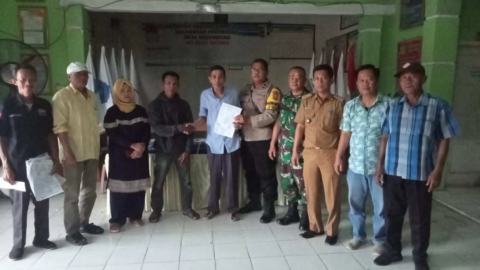 Bhabinkamtibmas Polsek Kedondong Adakan Rembuk Pekon Terkait Perselisihan Paham yang Terjadi Antar Warga