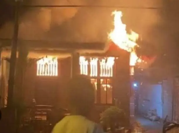 Diduga Akibat Korsleting Listrik, Rumah Warga Desa Wiyono Pesawaran Hangus Terbakar