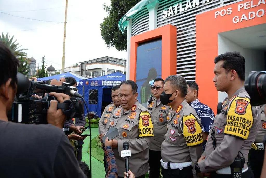 Kapolda Jabar Tinjau Pos Pelayanan Gadog Puncak, Pastikan Perayaan Natal dan Tahun Baru dalam Keadaan Aman