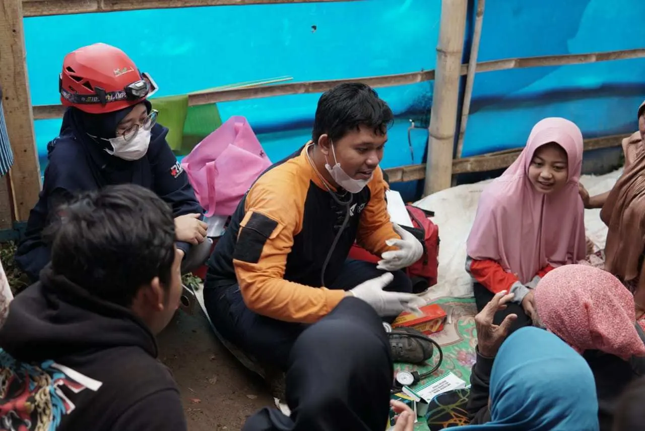 DMC Dompet Dhuafa Terus Sisir Reruntuhan Bangunan hingga Berikan Aksi Layanan Kesehatan bagi Penyintas Gempa