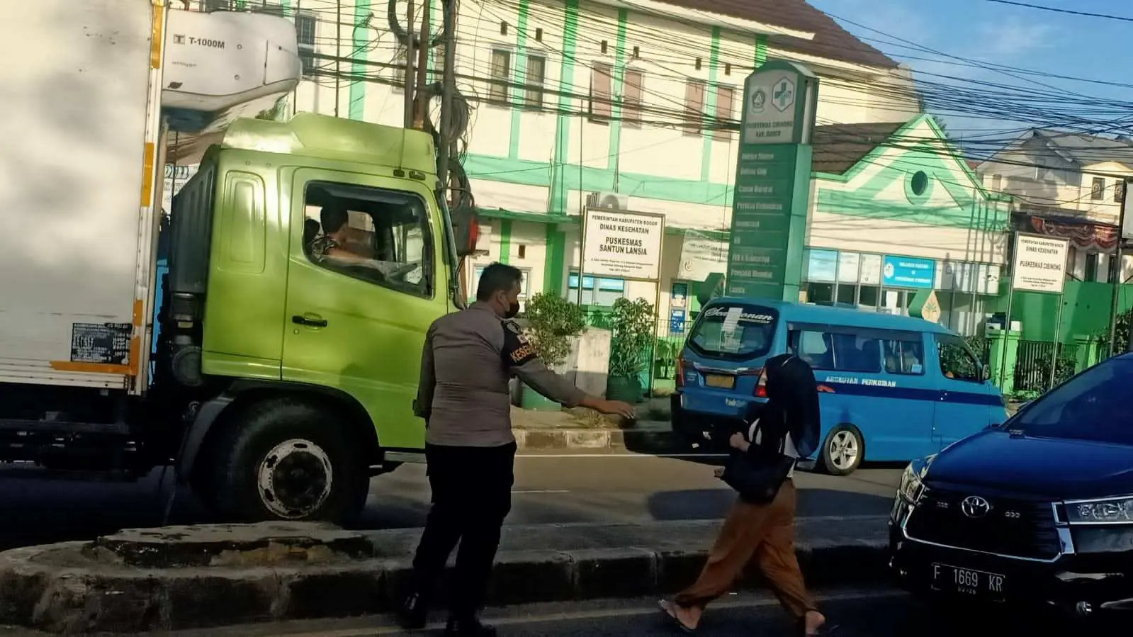 Wujud Pelayanan kepada Masyarakat, Polres Bogor Gelar Gatur Pagi di Sejumlah Titik Kepadatan Arus Lalu Lintas
