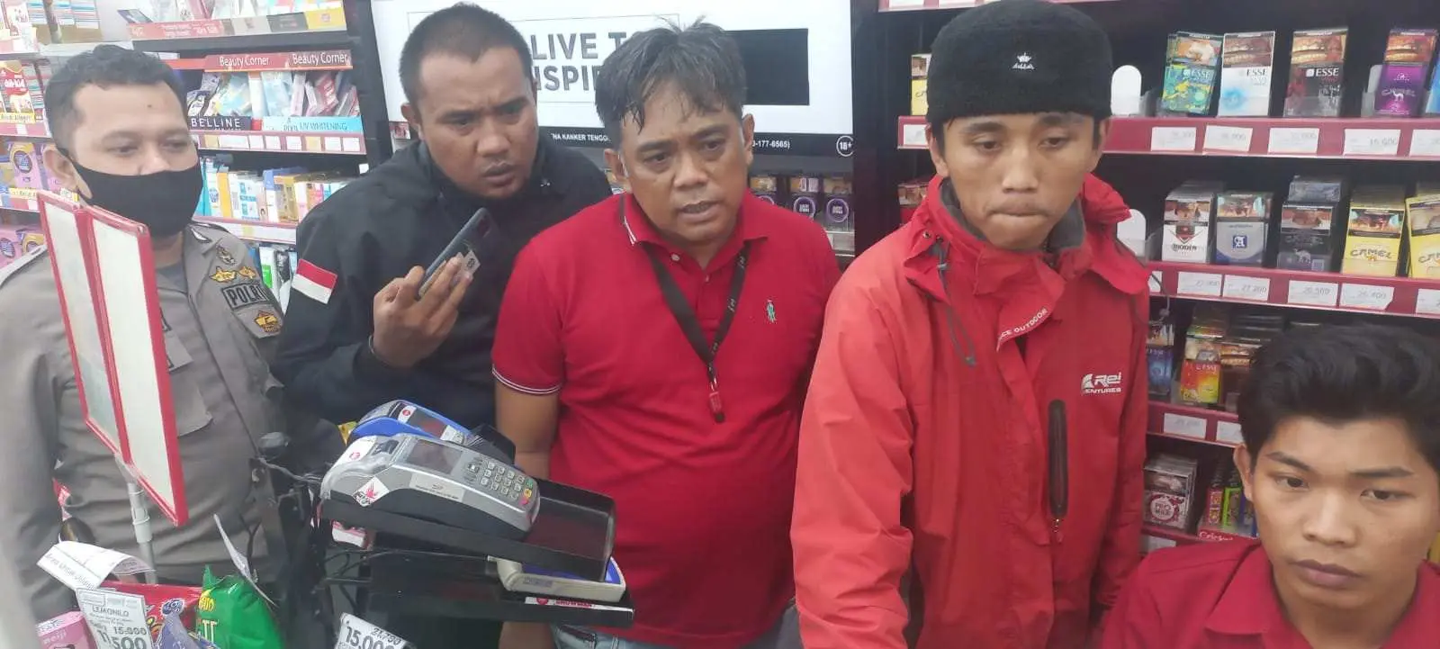 Polsek Leuwiliang Buru Pelaku Perampokan Mini Market di Desa Karacak