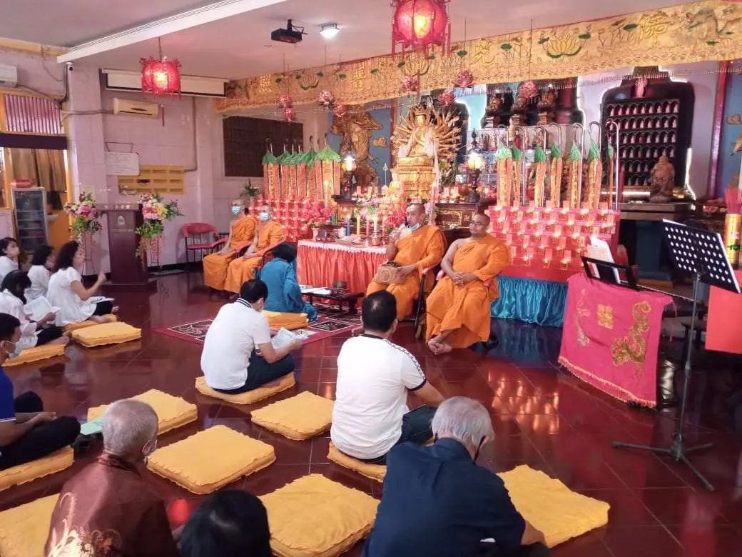 Yayasan Sasana Santi Gelar Acara Khatina Puja di Bhaktisala Wihara Sasana Santi