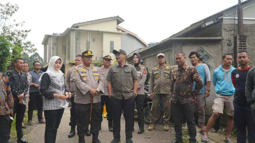 Polres Bogor Bersama Tim Gabungan Terus Mencari Pelajar yang Hanyut Terseret Arus Curug Cikembar