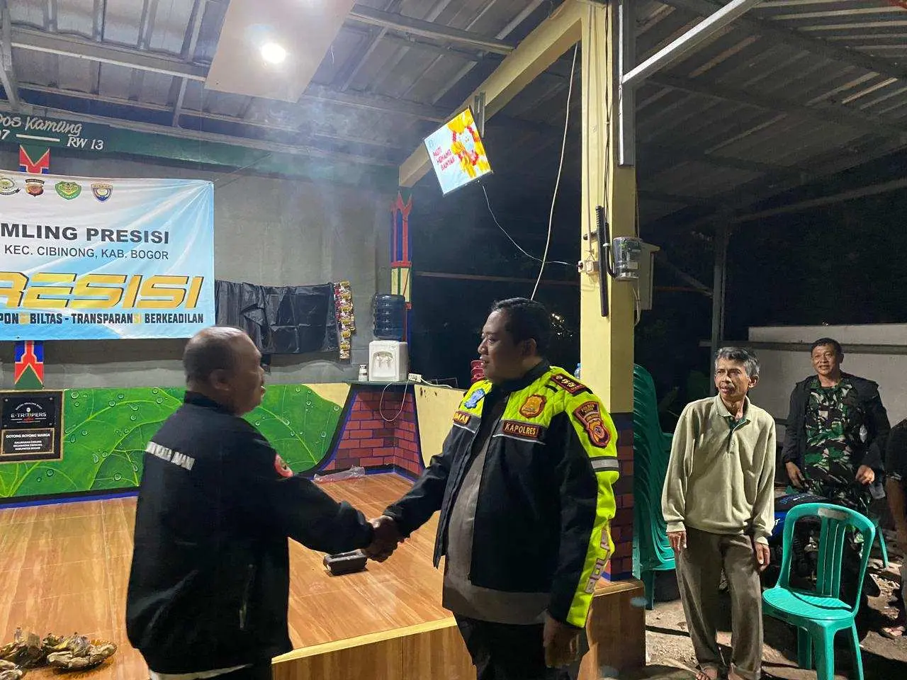 Jaga Situasi Kamtibmas, Kapolres Bogor Gelar Siskamling bersama Warga 