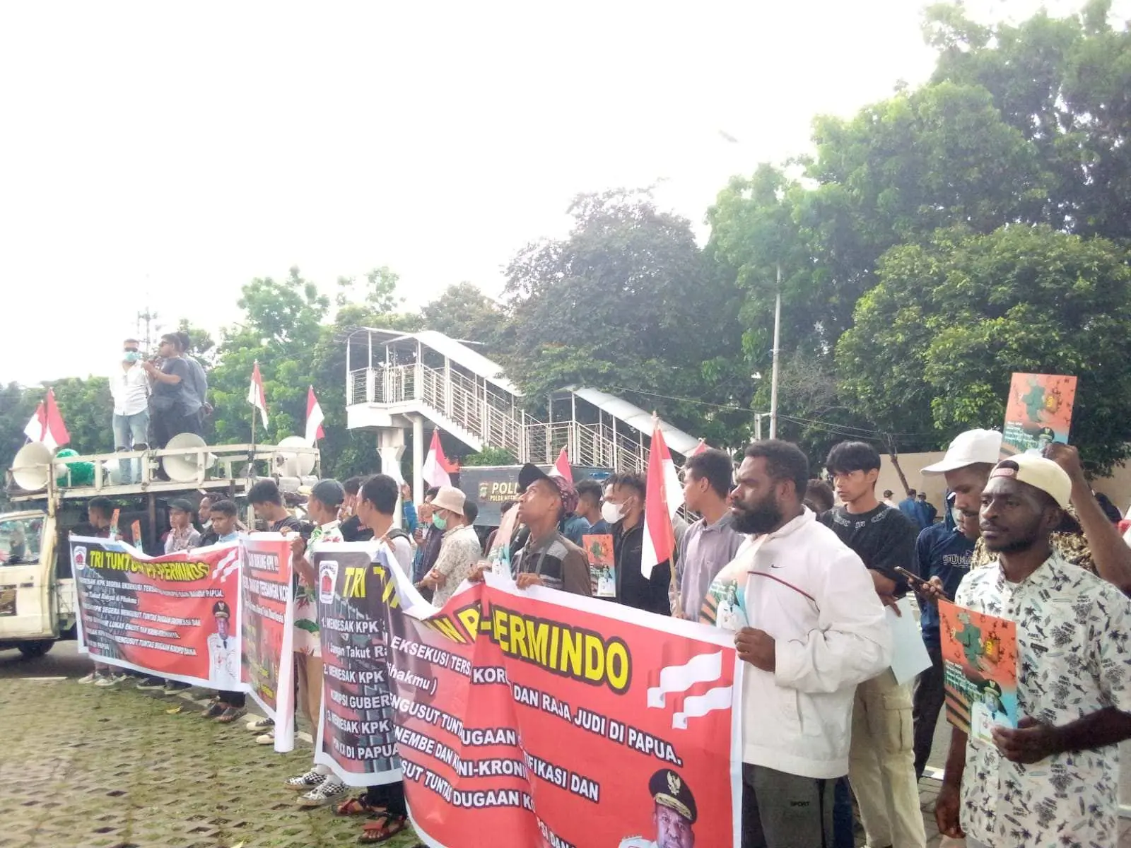 Geruduk Gedung KPK, Permindo Tuntut Adili Gubernur Papua Lukas Enembe