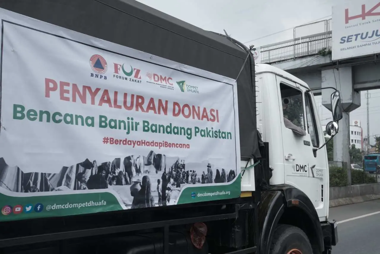 DMC Dompet Dhuafa Kirim 300 Paket Hygiene Kit untuk Penyintas Banjir di Pakistan