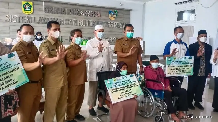Kerjasama dengan LAZ Rabbani, Dinsos Salurkan Bantuan Bagi PPKS di Kabupaten Bogor