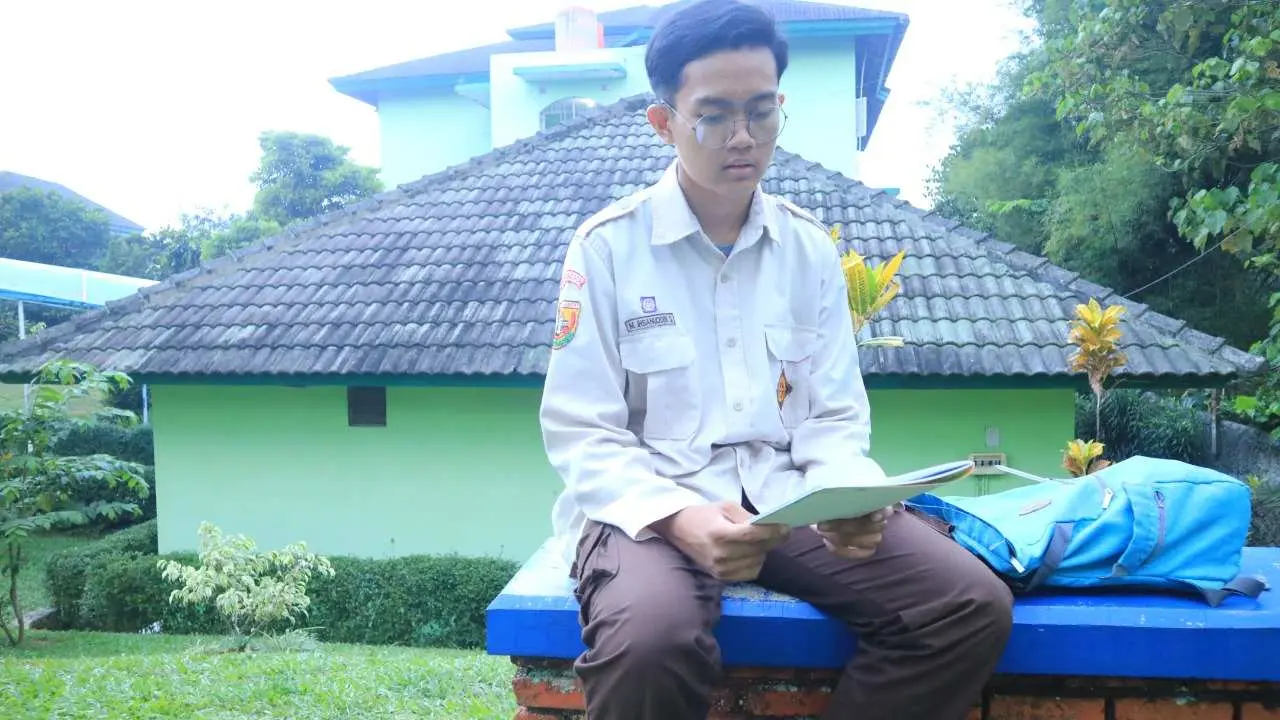 Ihsan Berjuang Demi Masa Depan, Modalkan Beasiswa SMART Ekselensia Dompet Dhuafa
