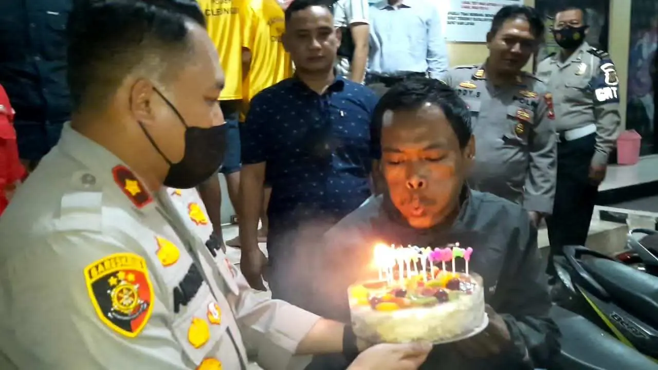 Tepat di Hari Ulang Tahunnya, Korban Curanmor dapat Kejutan Istimewa dari Polsek Cileungsi