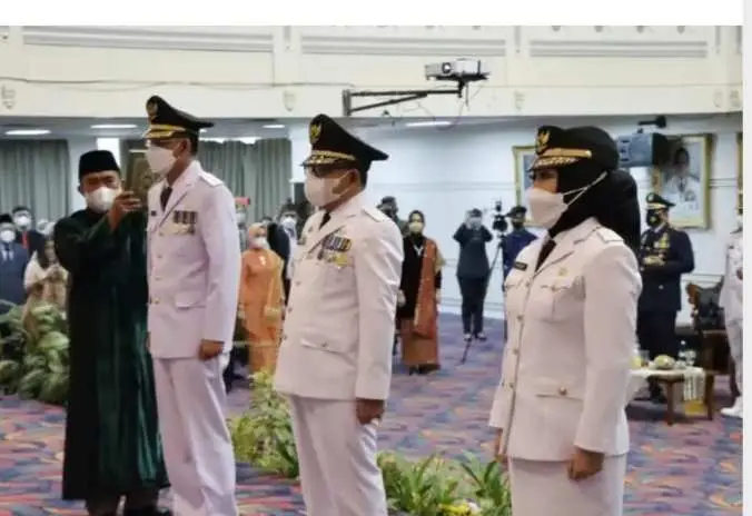Gubernur Lampung Melantik dan Mengambil Sumpah Jabatan Tiga Pejabat Bupati