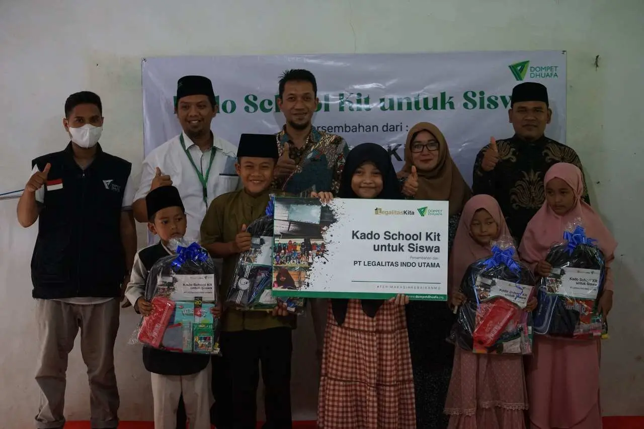 Dukung Kemajuan Pendidikan, PT Legalitas Indo Utama Gandeng Dompet Dhuafa Salurkan Ratusan School Kit di Kabupaten Lebak