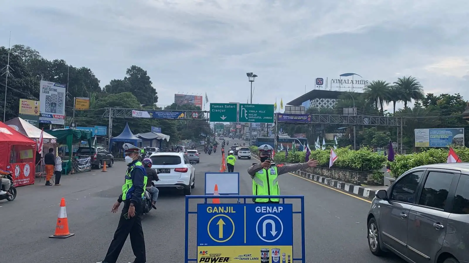 Arus Puncak Padat, Sat Lantas Polres Bogor Berlakukan Sistem One Way