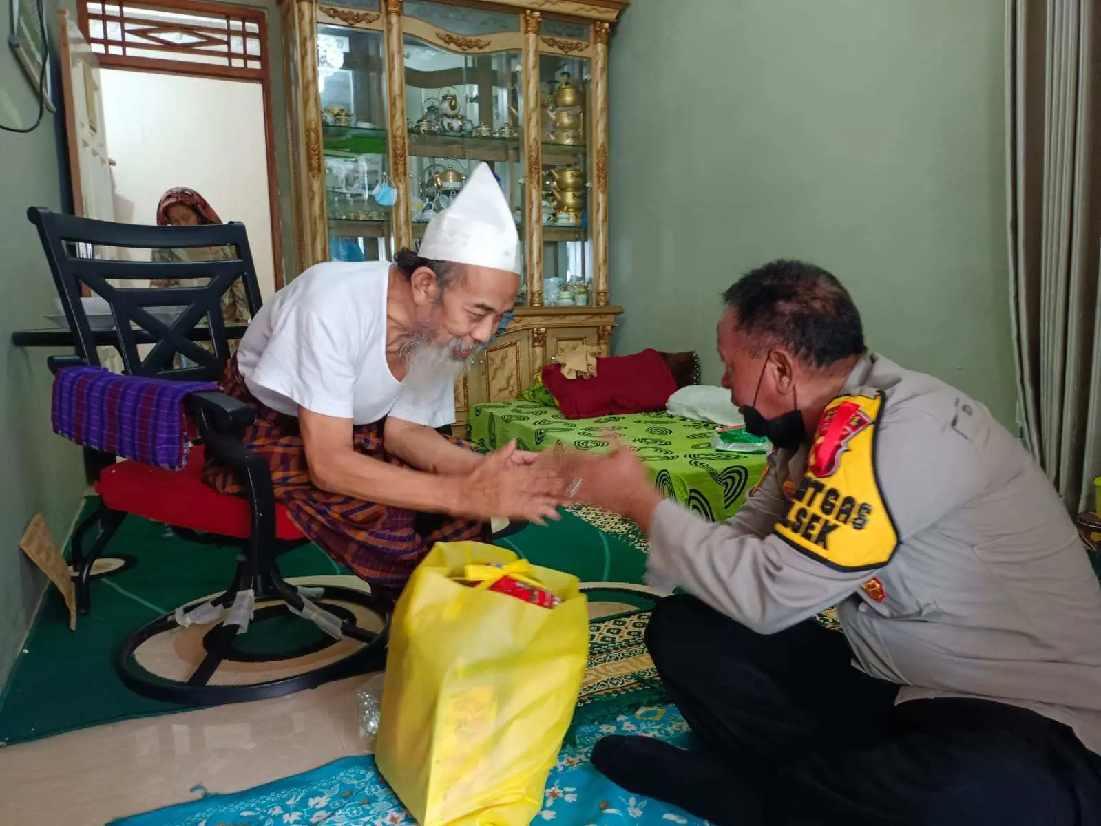 Jalin Sinergitas, Kapolsek Babakan Madang Silaturahmi dengan Tokoh Agama