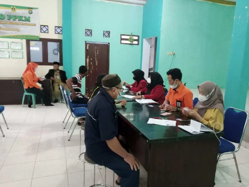 Pemdes Sukmajaya Tajurhalang Salurkan BLT Minyak Goreng kepada 986 KPM