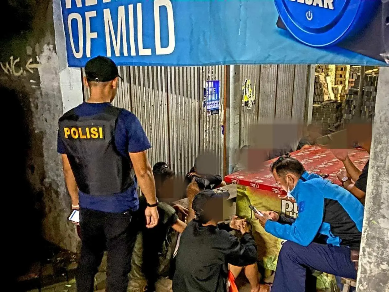 Antisipasi Tawuran, Polsek Cileungsi Amankan 8 Remaja Saling Lempar Petasan saat Jam Sahur