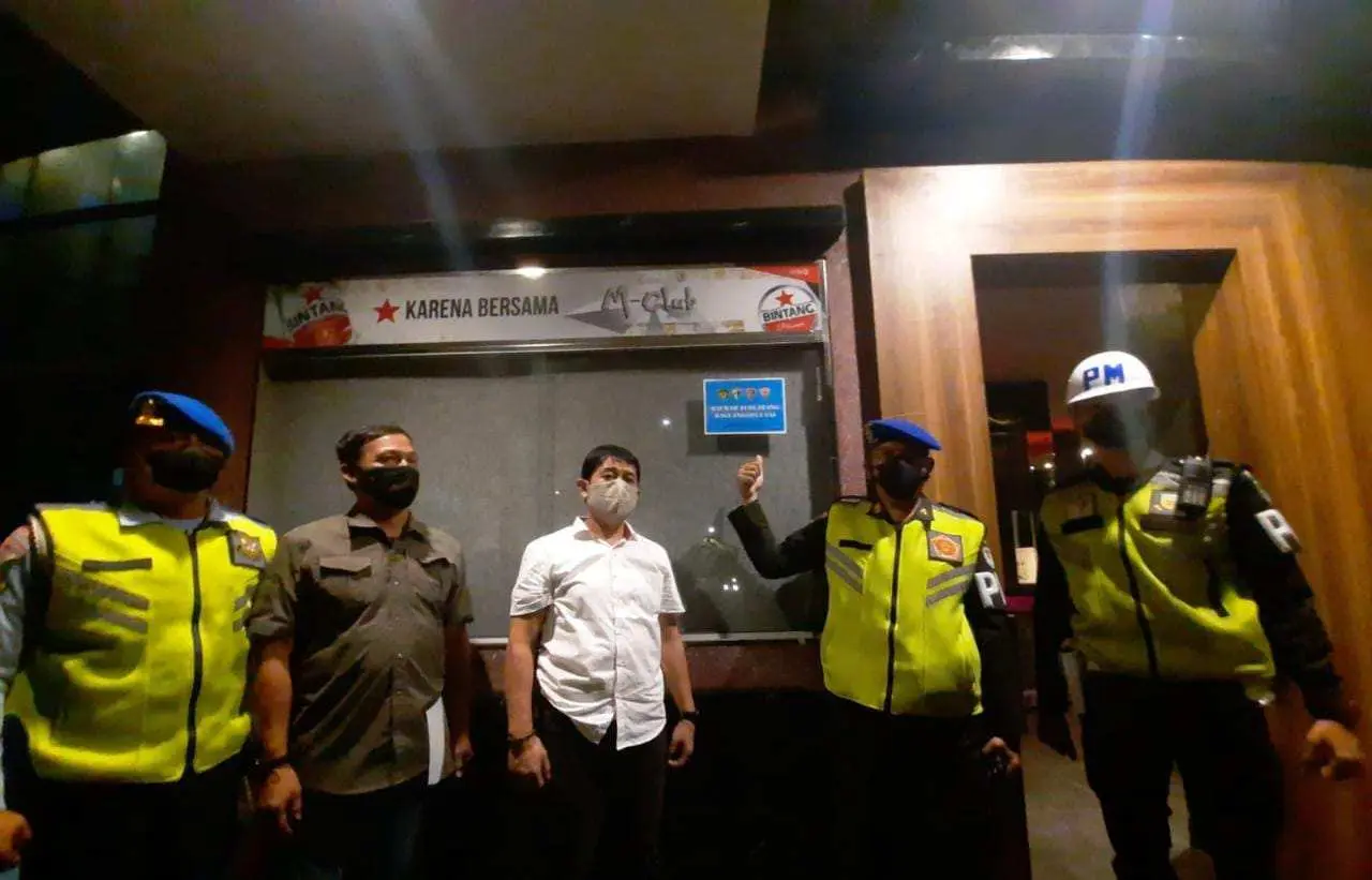 Razia Sejumlah THM, Denpom III/1 Bogor Pasang Sticker Daerah Terlarang bagi TNI