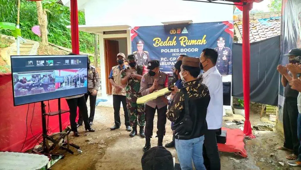 Secara Virtual Kapolda Jabar Pantau Peresmian Bedah Rutilahu di Bogor