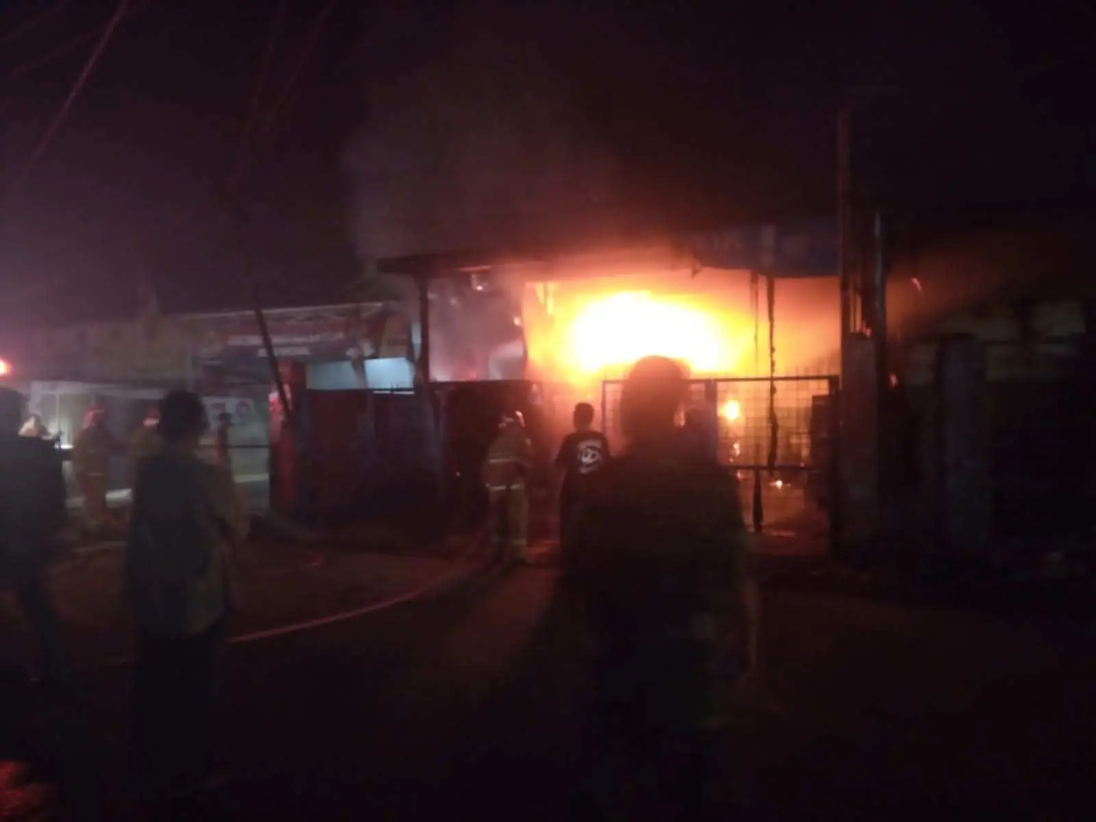 Akibat Konsleting Listrik, Toko Sembako di Citeureup Hangus Terbakar