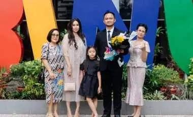 Dhiraj Kelly Sawlani Lulus Doktor dengan Predikat Cumlaude di Universitas Bina Nusantara