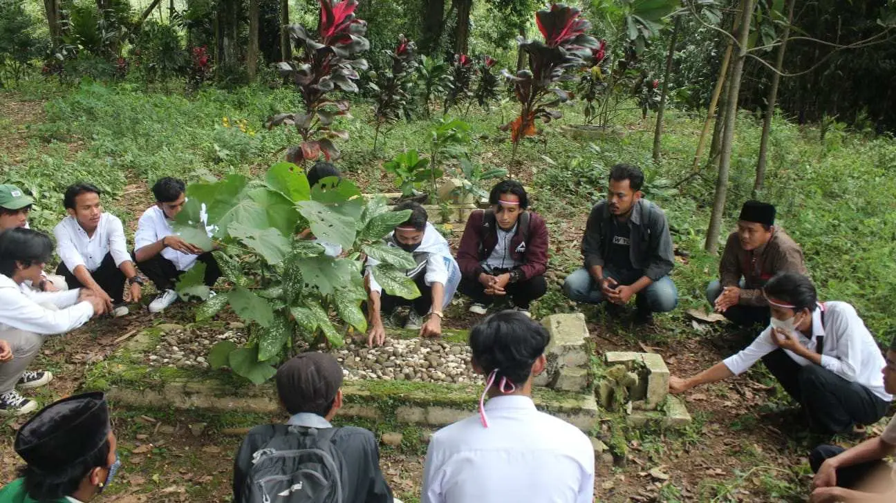 Momen Hari Pahlawan 2021, Forum Mahasiswa Bogor Ziarah ke Makam Prada Samlawi di Rumpin
