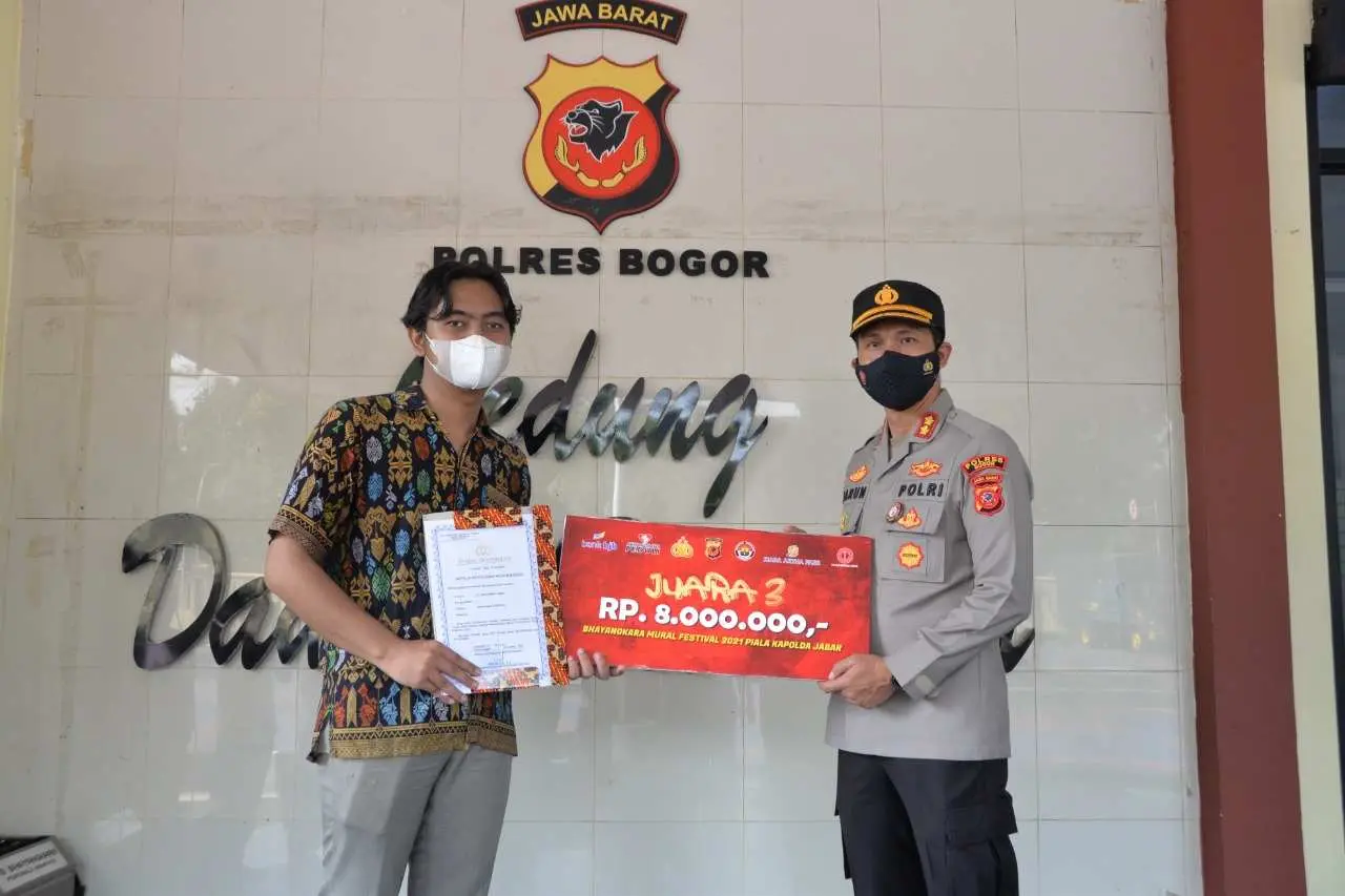 Raih Juara ke-3, Dua Pemural Asal Kabupaten Bogor Mendapat Apresiasi dari Kapolres Bogor