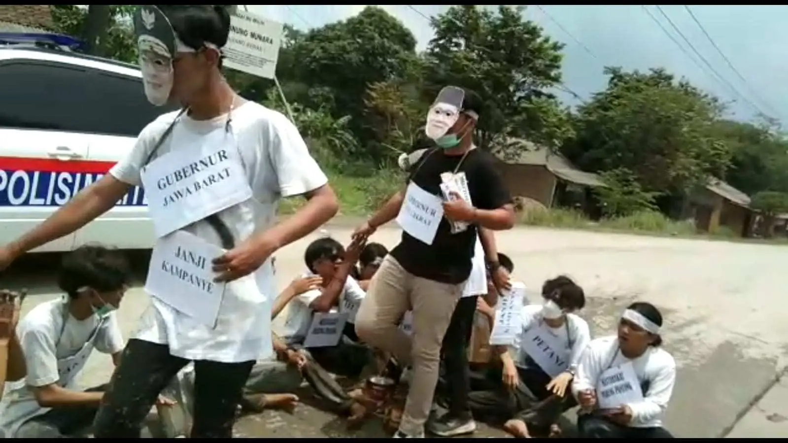 Peringati Hari Sumpah Pemuda, Puluhan Mahasiswa Demo Tuntut Janji Gubernur Jabar Perbaiki Jalan di Rumpin