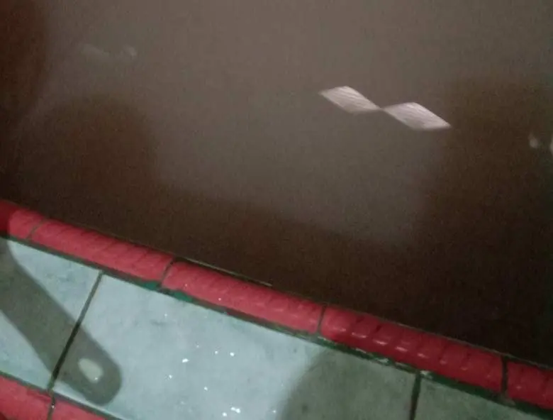 Warga Tanjung Raja Utara Keluhkan Air PDAM Ogan Ilir Butek Bak Kopi Susu