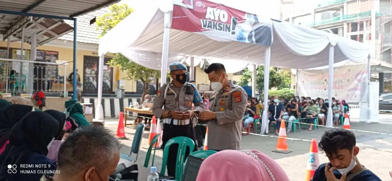 Ribuan Warga Antusias Jalani Vaksinasi Presisi Polsek Cileungsi di 6 Lokasi
