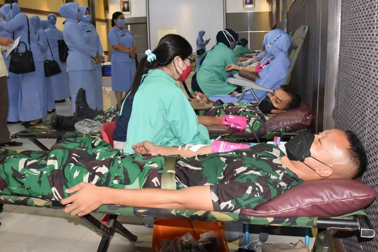 Penuhi Stok PMI di Masa Pandemi, Lanud Atang Sendjaja Gelar Baksos Donor Darah di Hari Jadi TNI ke-76