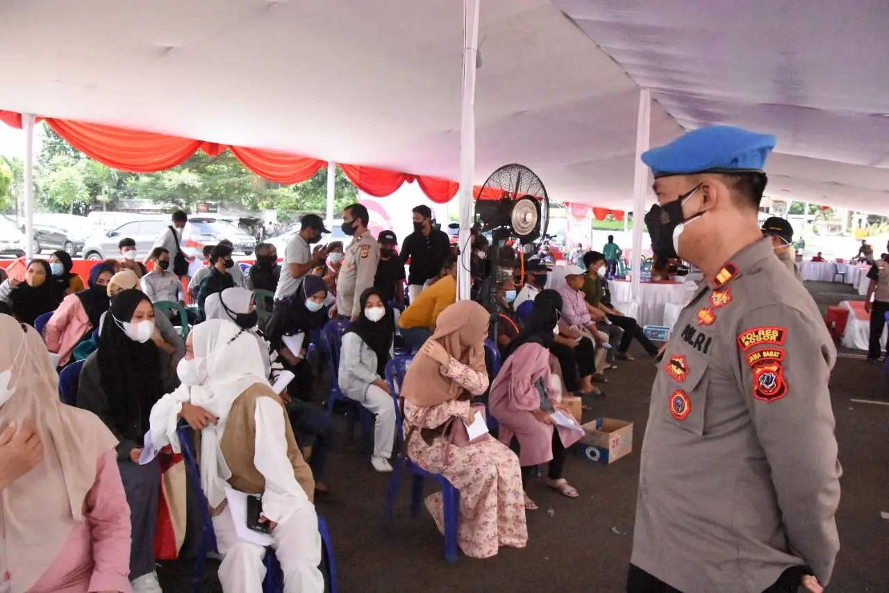 Dukung Percepatan Vaksinasi Nasional, Polres Bogor Gelar Vaksinasi Massal Serentak di 4 Lokasi