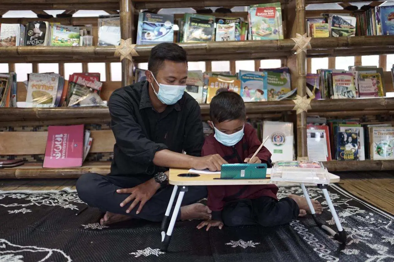 Adira Finance Syariah Sediakan 200 Titik Wifi Gratis Memudahkan Pelajar Akses Pembelajaran Jarak Jauh