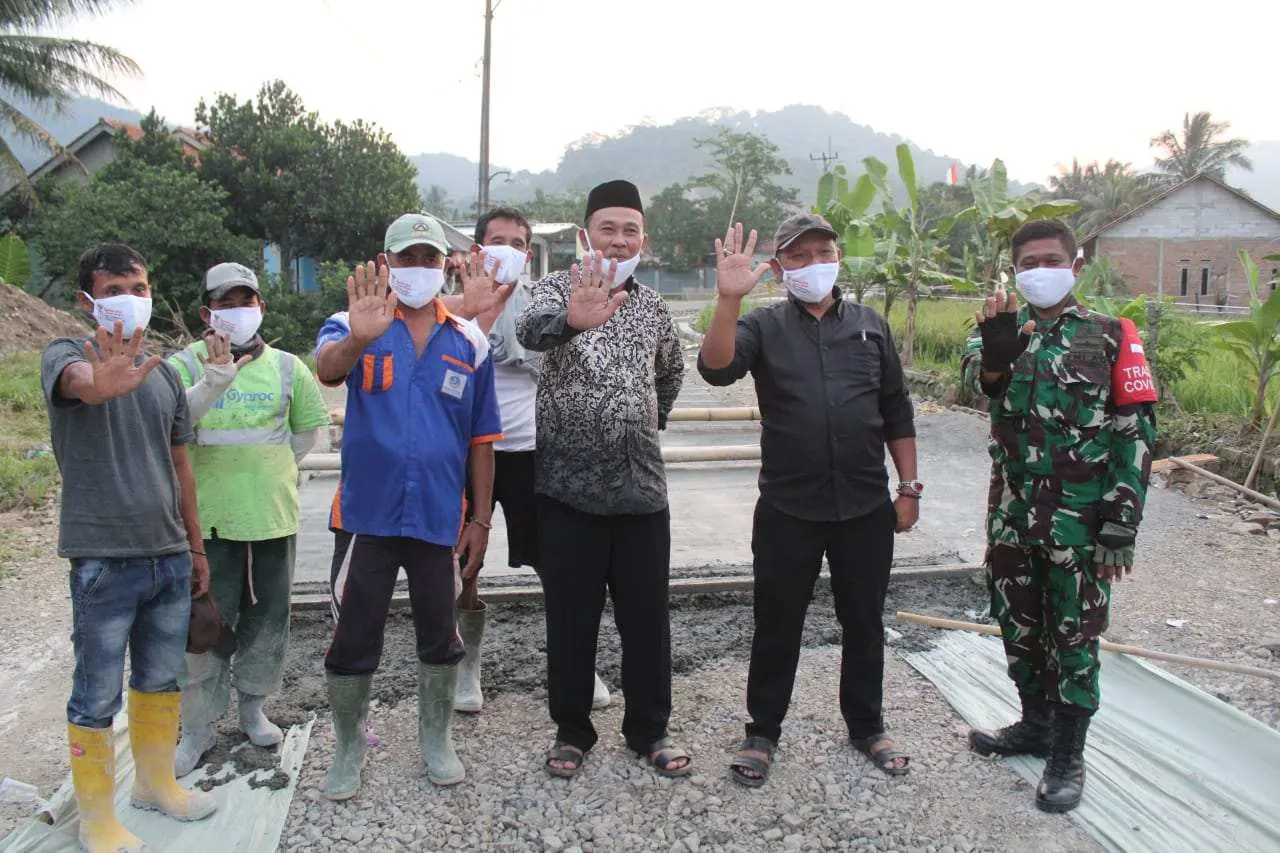 Sudah 100 Tahun Lebih Ruas Jalan Sampay-Cisirung Rumpin Baru Tersentuh Bantuan