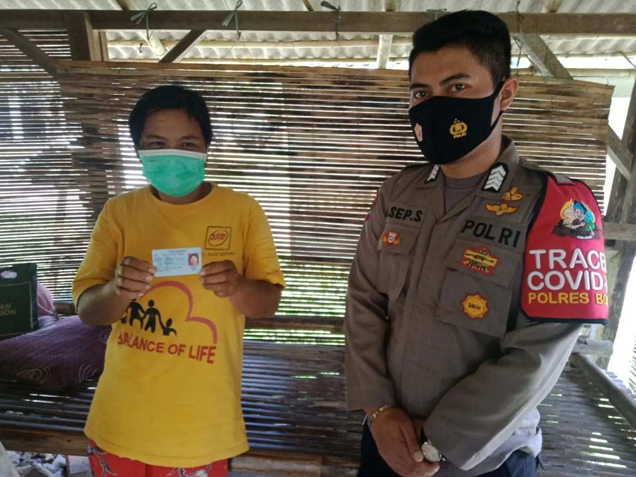 Anggota Polsek Tenjo Laksanakan Giat Tracer Warga Isoman di Desa Singabangsa