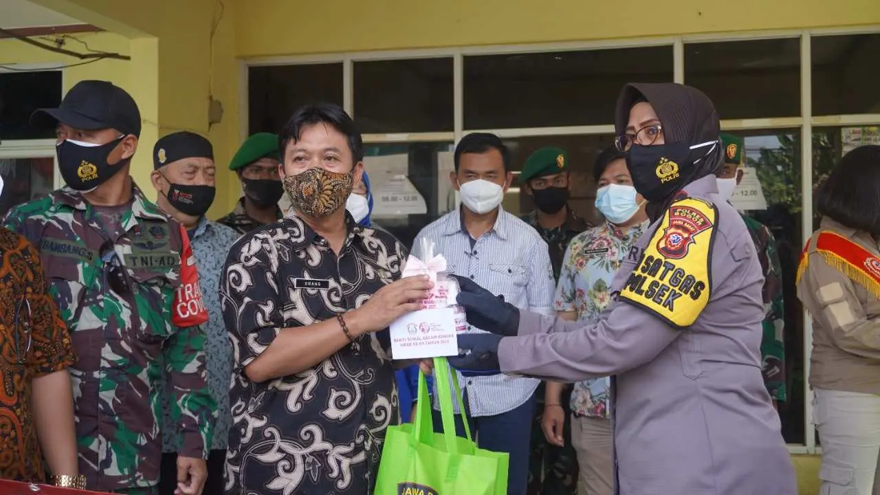 Jelang HUT ke-73 dan HKGB ke-69 Tahun, Polwan Bersama Bhayangkari Cabang Bogor Peduli dan Berbagi