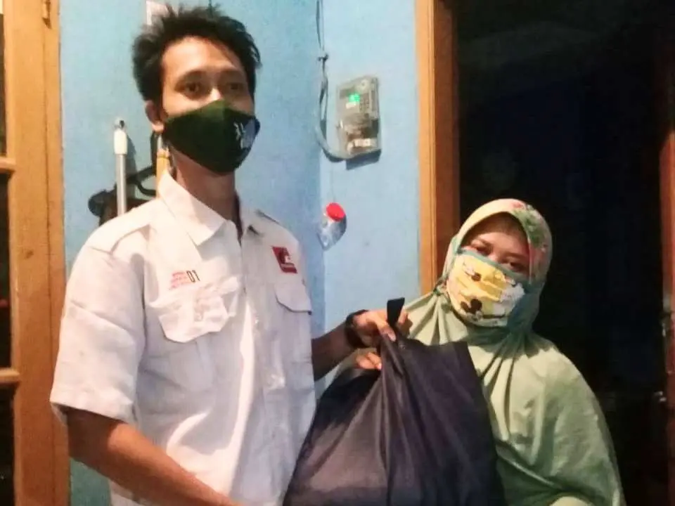 Wujudkan Rasa Kepedulian, Posraya Indonesia Tangsel Bantu Warga Isoman