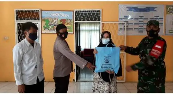 250 Bansos Paket Sembako Polres Bogor Dibagikan untuk Warga Terdampak Covid-19