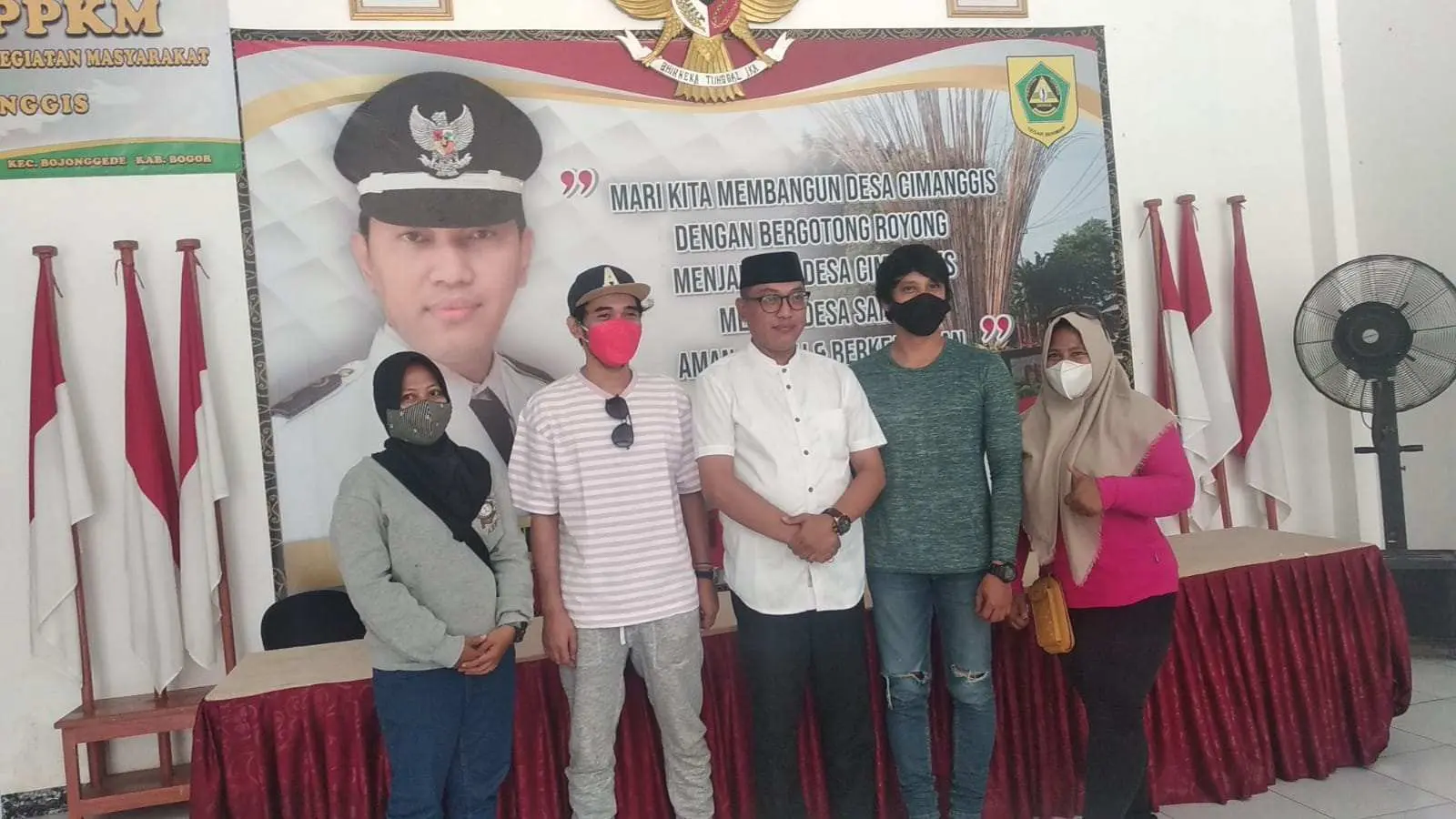 FWBB Bersama ACT Salurkan Bantuan Beras 300 Kg untuk Warga Desa Cimanggis