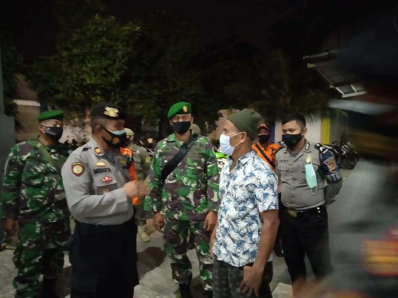 Cegah Penyebaran Covid-19, Polres Bogor dan Tim Gabungan Gelar Patroli PPKM Mikro Level 4