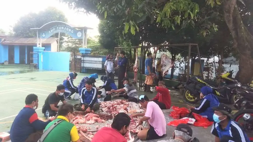 Berkurban di Hari Raya Idul Adha, SMP Tonjong Tajurhalang Ajarkan Siswa Rasa Peduli Sesama
