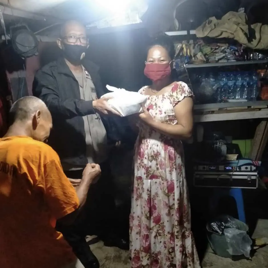 Momen Idul Adha 1442 H, Polsek Tajurhalang Bagikan Nasi Kotak untuk Pelaku UKM