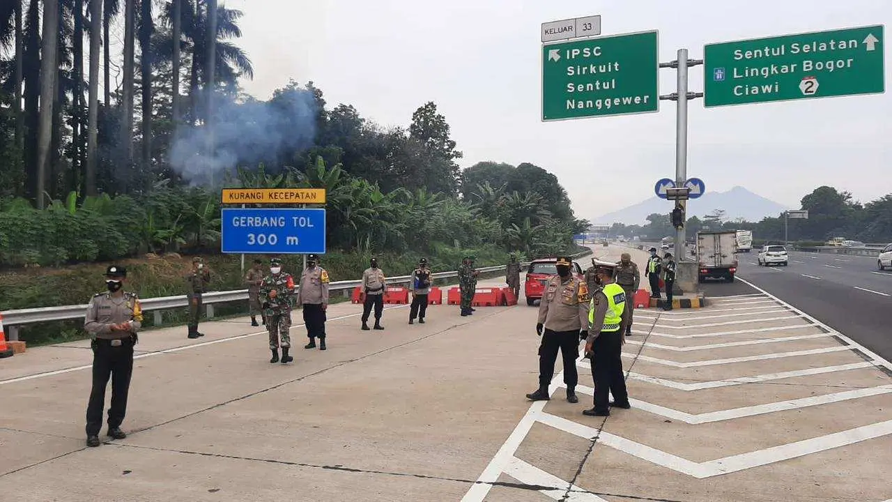 Lakukan Penyekatan, Polsek Citeureup dan Tim Gabungan Putar Balikan 143 Kendaraan