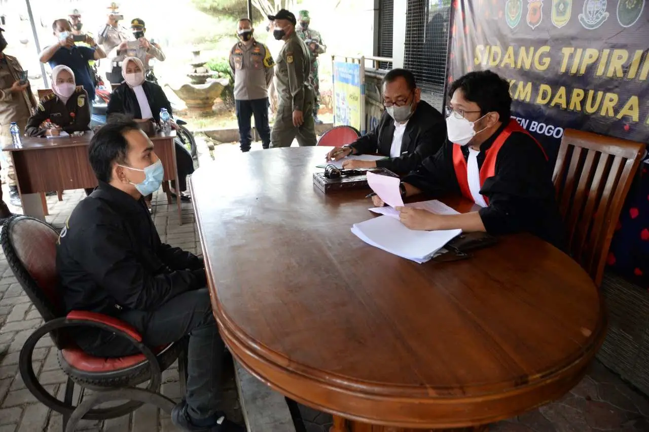Terjaring Operasi, Sejumlah Pelanggar Prokes Jalani Sidang dan Dijatuhi Denda