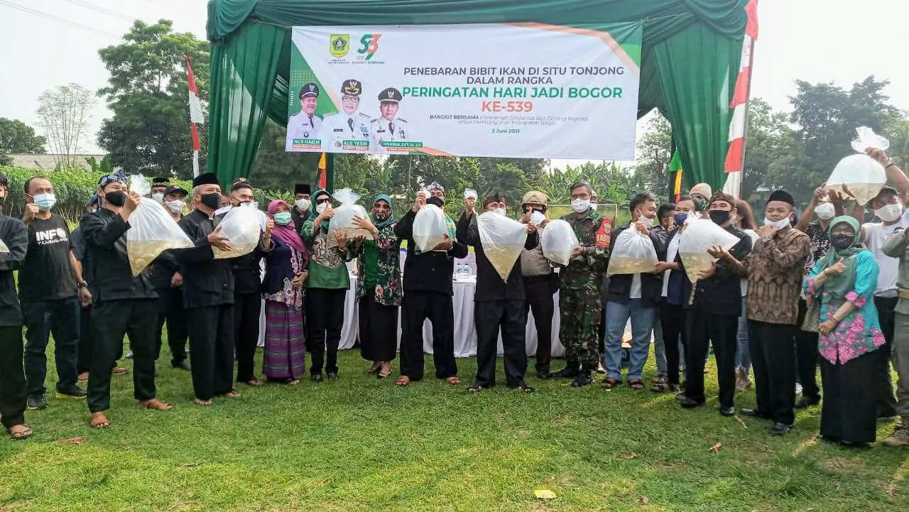 Peringatan HJB ke-359 di Tajurhalang, Disnakan Kabupaten Bogor Hibahkan Ribuan Bibit Ikan