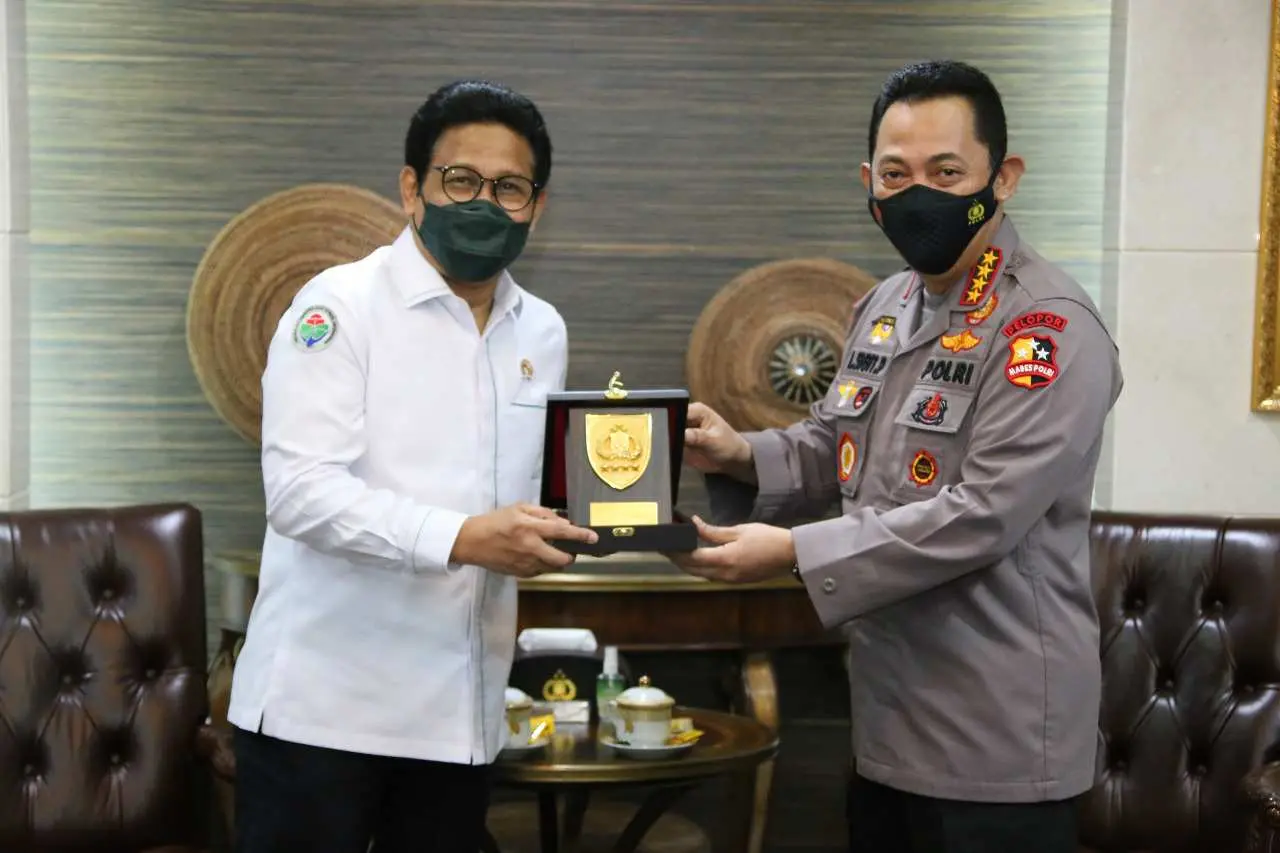 Audiensi dengan Mendes PDTT, Kapolri Pastikan Pendampingan Edukasi Dana Desa