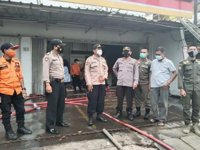 Diduga Akibat Konsleting Listrik, Toko Alfamart di Cileungsi Hangus Dilalap Si Jago Merah