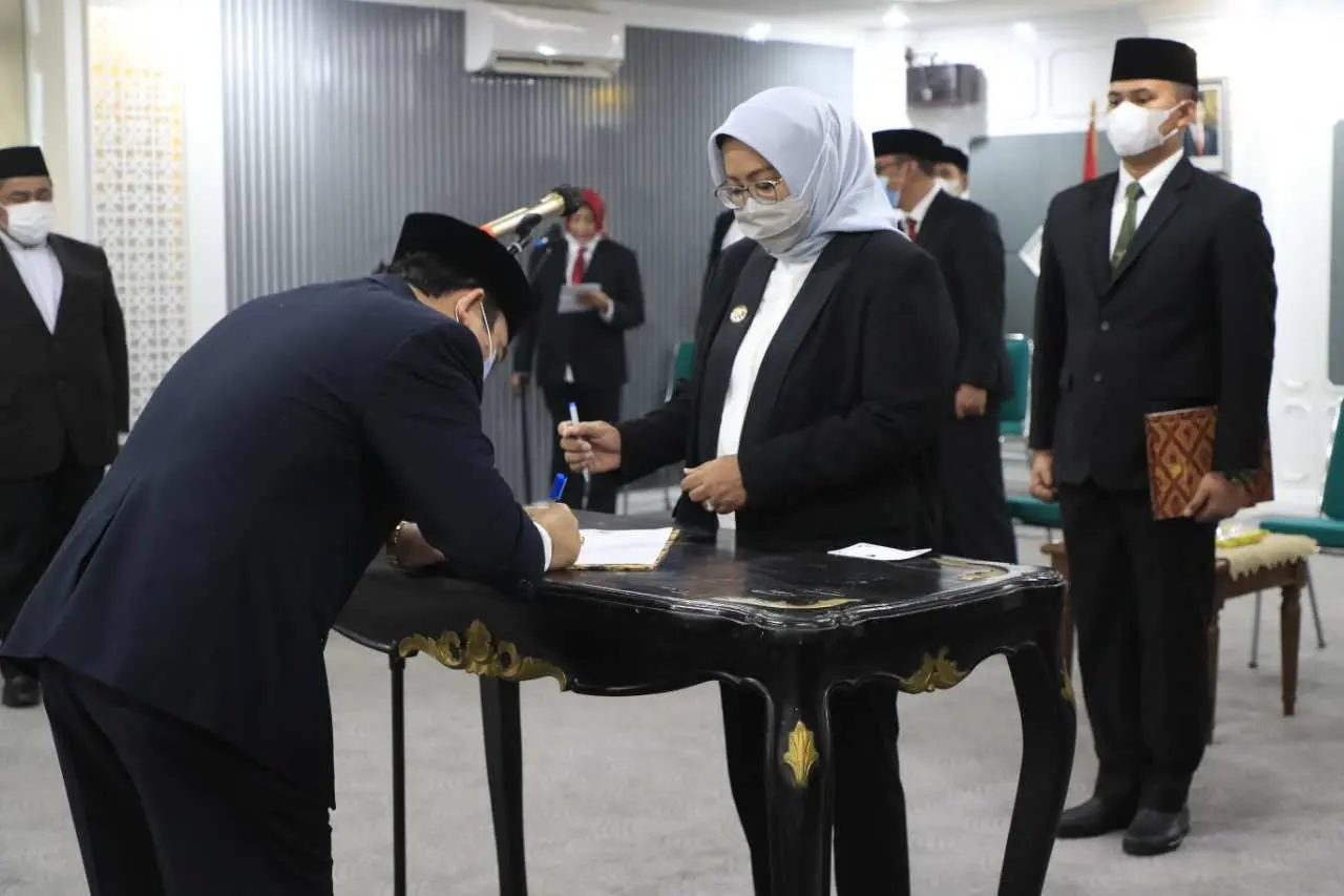 Targetkan 12 Miliar Zakat, Ade Yasin Minta Baznas Bekerja Optimal dan Profesional