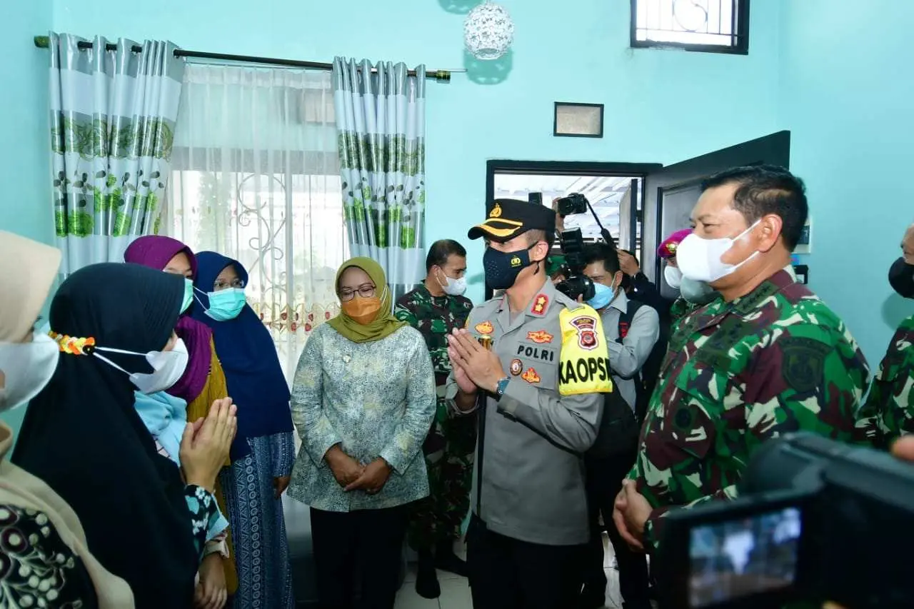 Takziah ke Keluarga Korban KRI Nanggala 402, Ade Yasin Ucapkan Duka Cita Mendalam